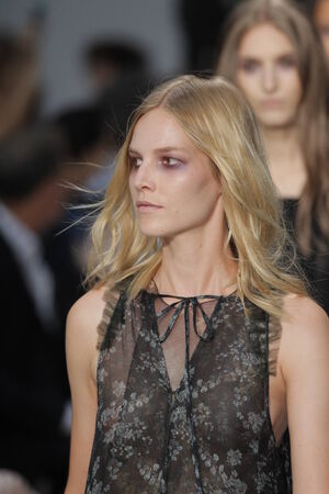 NEW YORK, NY - SEPTEMBER 09: A model walks the runway at the Vera Wang Collection fashion show during Mercedes-Benz Fashion Week Spring 2015 on September 9, 2014 in New York City.のeditorial素材
