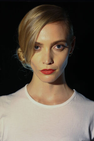 NEW YORK, NY - SEPTEMBER 05: A model poses backstage at the Carmen Marc Valvo 25th Anniversary show during MBFW Spring 2015 at Lincoln Center on September 5, 2014 in NYCのeditorial素材