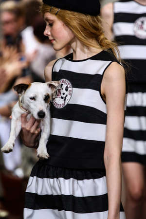 MILAN, ITALY - SEPTEMBER 17: Models walks the runway finale during the I'M Isola Marras show as part of Milan Fashion Week Spring/Summer 2015 on September 17, 2014 in Milan, Italy.のeditorial素材