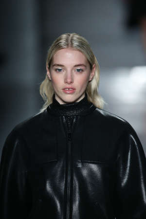 NEW YORK, NY - FEBRUARY 14: A model walks the runway at Noon by Noor fashion show during Mercedes-Benz Fashion Week Fall 2015 at Lincoln Center on February 14, 2015 in New York Cityのeditorial素材