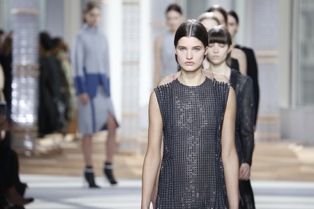 NEW YORK, NY - FEBRUARY 18: A model walks the runway at the Boss Womens fashion show during Mercedes-Benz Fashion Week Fall on February 18, 2015 in NYC.のeditorial素材