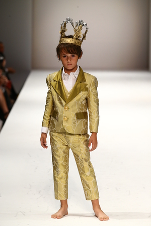 NEW YORK, NY - SEPTEMBER 10: A model walks the runway at the Nancy Vuu fashion show during Spring 2016 New York Fashion Week at Gotham Hall on September 10, 2015 in New York City.のeditorial素材