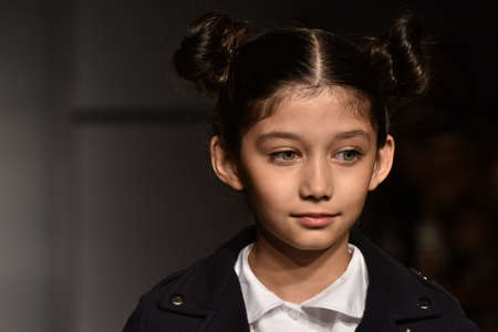 NEW YORK, NY - OCTOBER 17: A model walks runway at Laer Fall/Winter 2016 Runway Show during petiteParade at The Spring Studio on October 17, 2015 in NYC.のeditorial素材