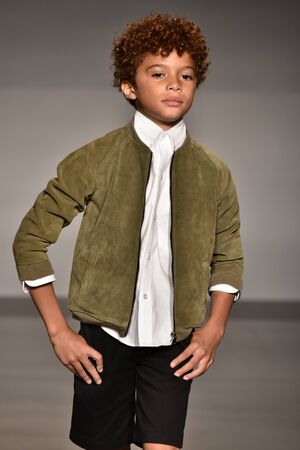 NEW YORK, NY - OCTOBER 17: A model walks runway at Laer Fall/Winter 2016 Runway Show during petiteParade at The Spring Studio on October 17, 2015 in NYC.のeditorial素材