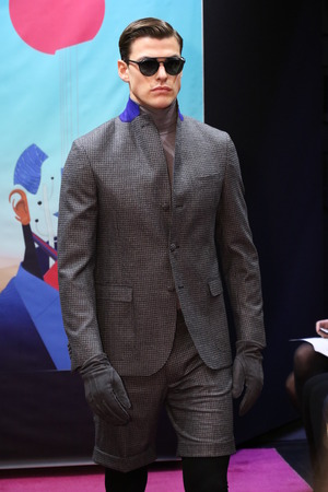 NEW YORK, NY - FEBRUARY 01: A model walks the runway at the Stephen F fashion show during New York Fashion Week Men's Fall/Winter 2016 on February 1, 2016 in New York City.のeditorial素材