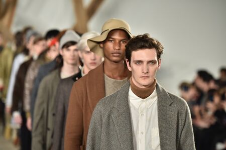 NEW YORK, NY - FEBRUARY 03: Models walk the runway finale at the Billy Reid fashion show during New York Fashion Week Men's Fall/Winter 2016 on February 3, 2016 in NYC.のeditorial素材