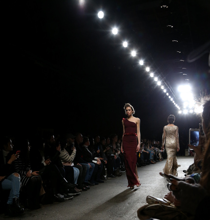 NEW YORK, NY - FEBRUARY 15: A model walks the runway wearing Di Yusupoff at Nolcha Shows During NYFW Women's Fall/Winter 2016 at ArtBeam on February 15, 2016 in New York City.のeditorial素材