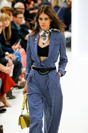 MILAN, ITALY - SEPTEMBER 25: A model walks the runway during the Tod's fashion show as part of Milan Fashion Week Spring/Summer 2016 on September 25, 2015 in Milan, Italy.のeditorial素材