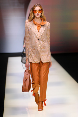 MILAN, ITALY - SEPTEMBER 25: A model walks the runway during the Emporio Armani show as a part of Milan Fashion Week Spring/Summer 2016 on September 25, 2015 in Milan, Italy.のeditorial素材