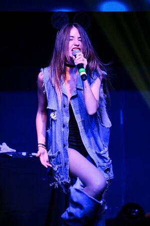 NEW YORK, NY - MAY 12: Russian duet Vremia & Steklo perform on the stage during their Amrerican concert tour at Stage 48 on May 12, 2016 in New York City.のeditorial素材