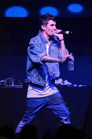 NEW YORK, NY - MAY 12: Russian duet Vremia & Steklo perform on the stage during their Amrerican concert tour at Stage 48 on May 12, 2016 in New York City.のeditorial素材