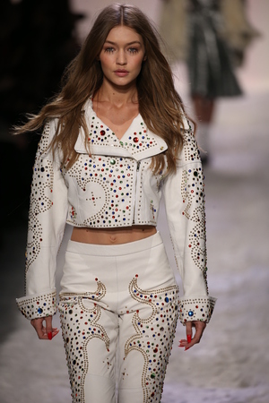 NEW YORK, NY - FEBRUARY 10: Gigi Hadid walks the runway at the Jeremy Scott show during New York Fashion Week on February 10, 2017 in New York City.のeditorial素材