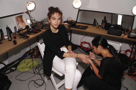 NEW YORK, NY - SEPTEMBER 06: A model getting ready backstage before the PH5 Presentation during New York Fashion Week on September 6, 2017 in New York City.のeditorial素材