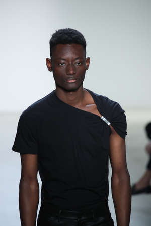 NEW YORK, NY - SEPTEMBER 09: A model walks the runway at the Dion Lee fashion show during New York Fashion Week on September 9, 2017 in New York City.のeditorial素材