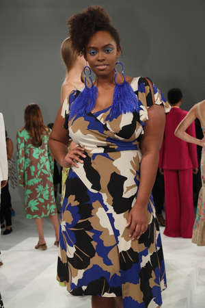 NEW YORK, NY - SEPTEMBER 10: A model poses during the Tracy Reese presentation at Pier 59 on September 10, 2017 in New York City.のeditorial素材