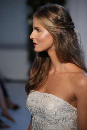 NEW YORK - OCTOBER 5: A Model walks the runway for Anne Barge Bridal show Fall/Winter 2018 Collection during Bridal Fashion Week on October 5, 2017 in New York City.のeditorial素材