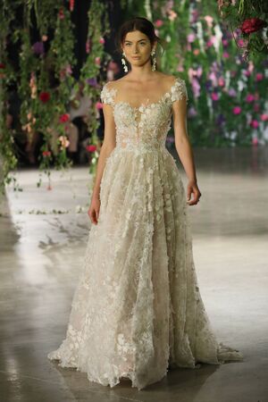 NEW YORK - OCTOBER 6: A model walks the runway for Galia Lahav   Bridal show Fall/Winter 2018 Collection during Bridal Fashion Week on October 6, 2017 in New York City.のeditorial素材