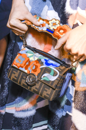 MILAN, ITALY - SEPTEMBER 21: A model is seen backstage ahead of the Fendi show during Milan Fashion Week Spring/Summer 2018 on September 21, 2017 in Milan, Italy.のeditorial素材