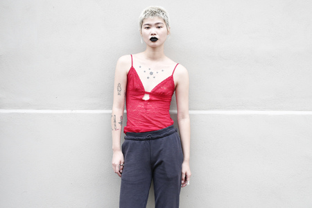 MILAN, ITALY - SEPTEMBER 24: A model is seen backstage ahead of the MSGM show during Milan Fashion Week Spring/Summer 2018 on September 24, 2017 in Milan, Italy.のeditorial素材