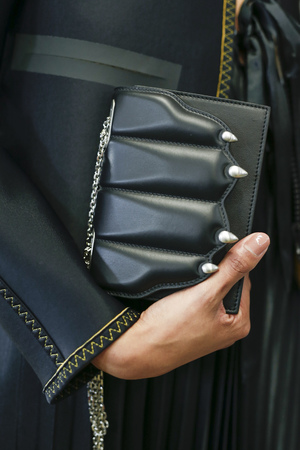 MILAN, ITALY - SEPTEMBER 22: A model is seen backstage ahead of the Marco De Vincenzo show during Milan Fashion Week Spring/Summer 2018 on September 22, 2017 in Milan, Italy.のeditorial素材