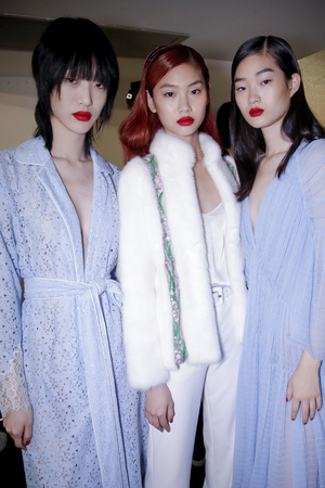 MILAN, ITALY - SEPTEMBER 23: Models are seen backstage ahead of the Blumarine show during Milan Fashion Week Spring/Summer 2018 on September 23, 2017 in Milan, Italy.のeditorial素材