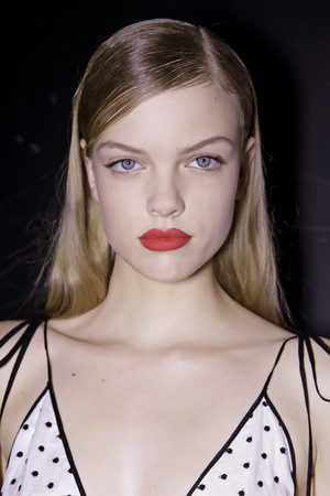 MILAN, ITALY - SEPTEMBER 23: A model is seen backstage ahead of the Blumarine show during Milan Fashion Week Spring/Summer 2018 on September 23, 2017 in Milan, Italy.のeditorial素材