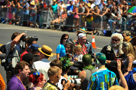 NEW YORK, NY - JUNE 16: American Gods writer Neil Gaiman as King Neptune participates in the 36th annual Mermaid Parade in Coney Island on June 16, 2018 in New York City.のeditorial素材