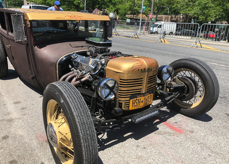 NEW YORK, NY - JUNE 16: Antique car during the 36th annual Mermaid Parade in Coney Island on June 16, 2018 in New York City.のeditorial素材