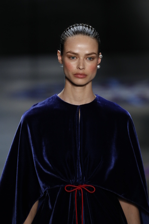 NEW YORK, NY - FEBRUARY 11: A model walks the runway wearing Prabal Gurung Fall 2018 at Gallery I at Spring Studios on February 11, 2018 in New York City.のeditorial素材