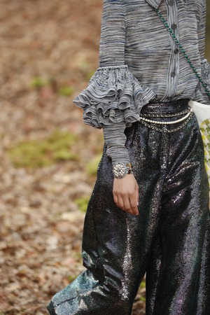 PARIS, FRANCE - MARCH 06: A model walks the runway during the Chanel show as part of the Paris Fashion Week Womenswear Fall/Winter 2018/2019 on March 6, 2018 in Paris, France.のeditorial素材