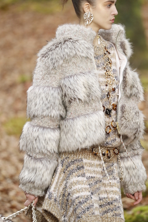 PARIS, FRANCE - MARCH 06: A model walks the runway during the Chanel show as part of the Paris Fashion Week Womenswear Fall/Winter 2018/2019 on March 6, 2018 in Paris, France.のeditorial素材