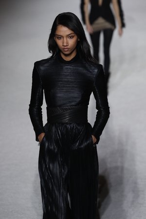 PARIS, FRANCE - MARCH 02: A model walks the runway during the Balmain show as part of the Paris Fashion Week Womenswear Fall/Winter 2018/2019 on March 2, 2018 in Paris, France.のeditorial素材