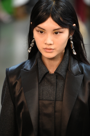 NEW YORK, NY - FEBRUARY 09: A model walks the runway wearing Jason Wu Fall 2018 at Gallery I at Spring Studios on February 9, 2018 in New York City.のeditorial素材