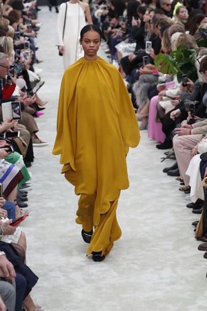 PARIS, FRANCE - MARCH 04: A model walks the runway during the Valentino show as part of the Paris Fashion Week Womenswear Fall/Winter 2018/2019 on March 4, 2018 in Paris, France.のeditorial素材