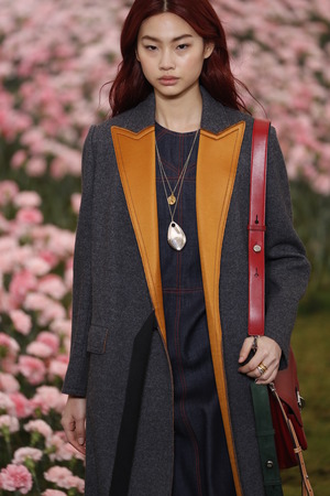 NEW YORK, NY - FEBRUARY 09: A model walks the runway during the Tory Burch Fall Winter 2018 Fashion Show during New York Fashion Week at Bridge Market on February 9, 2018 in New York City.のeditorial素材