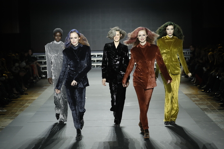 PARIS, FRANCE - MARCH 03: Models walk the runway finale during the Sonia Rykiel show as part of the Paris Fashion Week Womenswear Fall/Winter 2018/2019 on March 3, 2018 in Paris, France.のeditorial素材
