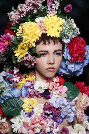 MILAN, ITALY - SEPTEMBER 21: Lea Julian walks the runway at the Moschino Ready to Wear Spring/Summer 2018 fashion show during Milan Fashion Week Spring/Summer 2018 on September 21, 2017 in Milan, Italy.のeditorial素材