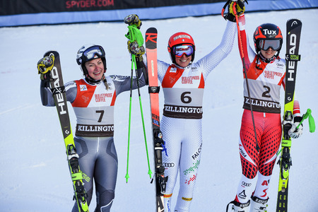 KILLINGTON, USA - NOVEMBER 24: Ragnhild Mowinckel of Norway takes 2nd place, Federica Brignone of Italy takes 1st place, Stephanie Brunner of Austria takes 3rd place during the Audi FIS Alpine Ski World Cup Women's Giant Slalom on November 24, 2018 in Kilのeditorial素材