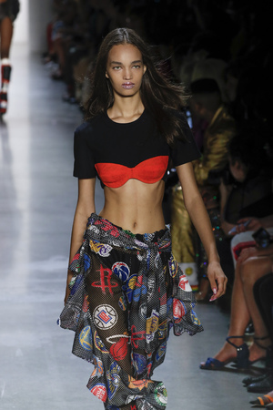 NEW YORK, NY - SEPTEMBER 06: A model walks the runway wearing Jeremy Scott Spring 2019 at Gallery I at Spring Studios on September 6, 2018 in New York City.のeditorial素材