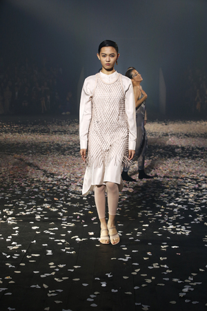 PARIS, FRANCE - SEPTEMBER 24: A model walks the runway during the Christian Dior show as part of the Paris Fashion Week Womenswear Spring/Summer 2019 on September 24, 2018 in Paris, France.のeditorial素材