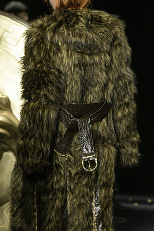 MILAN, ITALY - FEBRUARY 22: A model walks the runway at the Versace show at Milan Fashion Week Autumn/Winter 2019/20 on February 22, 2019 in Milan, Italy.のeditorial素材