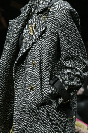 MILAN, ITALY - FEBRUARY 22: A model walks the runway at the Versace show at Milan Fashion Week Autumn/Winter 2019/20 on February 22, 2019 in Milan, Italy.のeditorial素材