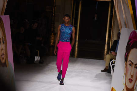 NEW YORK, NEW YORK - SEPTEMBER 07: A model walks the runway for Christian Siriano during New York Fashion Week: The Shows September 07, 2019 in New York City.のeditorial素材