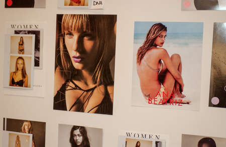 HOLLYWOOD, CA - NOVEMBER 16: Model Compcards at Victoria's Secret 2006 Fashion Show - Backstage at Kodak Theater on November 16, 2006 in Hollywood, CAのeditorial素材