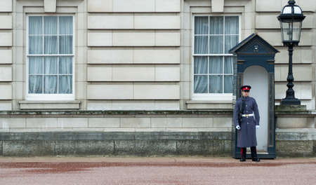 Buckingham Palace guardsmanのeditorial素材