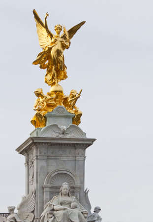 Queen victoria statue detail on the Mall in Londonのeditorial素材