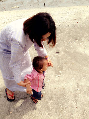 baby boy at the beachの素材