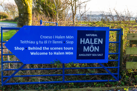 Dwyran, Wales â Sign for Halen Mon Anglesey Sea Salt, on November  21 2018 in UK.のeditorial素材