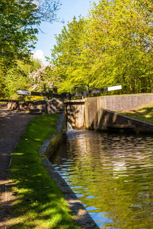 Gates of canal lock at Lapworth near Birmingham, on the Stratford-upon-Avon Canal, portraitの写真素材