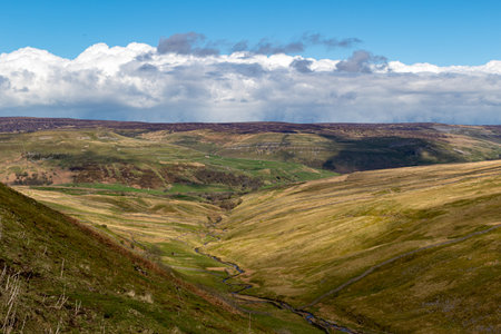 A view of a valley in the Yorkshire Dales National Park.の写真素材
